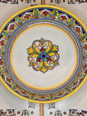 hand-painted ceramic bowl made in Deruta, Italy, by the manufacturer Gialletti P